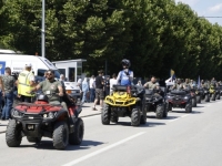 'AKO SE ZABORAVI, MOŽE NAM SE PONOVITI': Veliki broj učesnika na kvadovima, motorima i biciklima stigao u Potočare. Mensur je s kćerkom doputovao iz Austrije (FOTO)