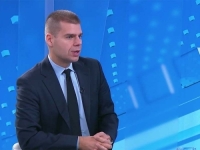 IDE U ISTRAŽNI ZATVOR: Ovo je profesor ekonomije optužen za seksualno uznemiravanje studentice...