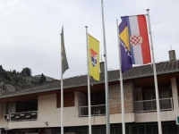 ŠTA SE DOGAĐA U HERCEGOVINI: Grad Stolac pozvao udruge i pojedince da uklone navijačke zastave...