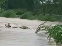 APOKALIPTIČNI PRIZORI: Najmanje 15 osoba poginulo u olujama i poplavama, desetine hiljada evakuirani...