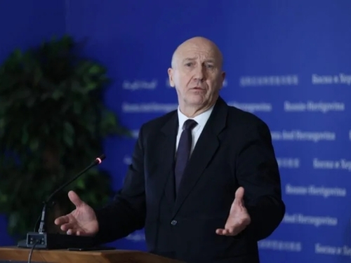 PREDIZBORNA UHLJEBLJENJA NA DRŽAVNE JASLE: Čovićev igrač Ivica Bošnjak planira zaposliti 5 ljudi do oktobra u Ministarstvo sigurnosti BiH