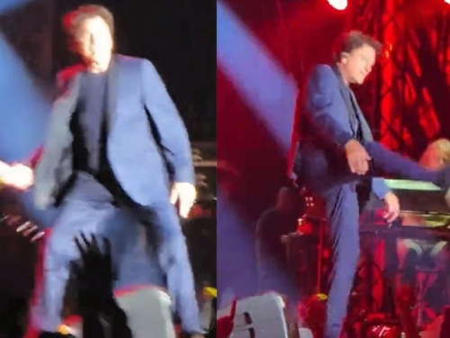 ČOLA PREKINUO KONCERT, PA POLIO PUBLIKU VODOM I IZ SVE SNAGE ŠUTNUO FLAŠICU: Snimak iz Trebinja izazvao haos na mrežama