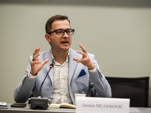 MUJANOVIĆ OTVORENO UPOZORAVA: 'Hrvatski ekstremizam postaje sve veći i veći problem!'