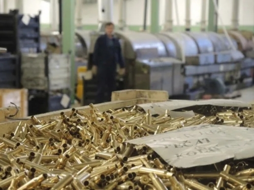 DOMAĆA NAMJENSKA INDUSTRIJA U PROBLEMIMA: Izvoz pao za čak...