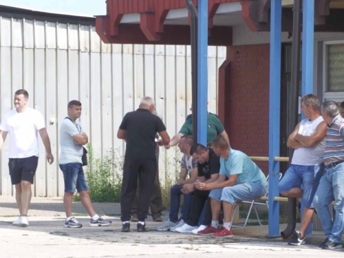UNIŠTEN JE NAŠ INDUSTRIJSKI GIGANT: Bivši radnici Koksare Lukavac u štrajku, traže isplatu dugovanja (VIDEO)
