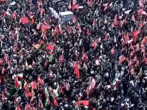 NESTVARNI PRIZORI IZ IRANA: Milioni ljudi na ulicama na ispraćaju ubijenog ajatolaha, ali nema njegovog nasljednika...