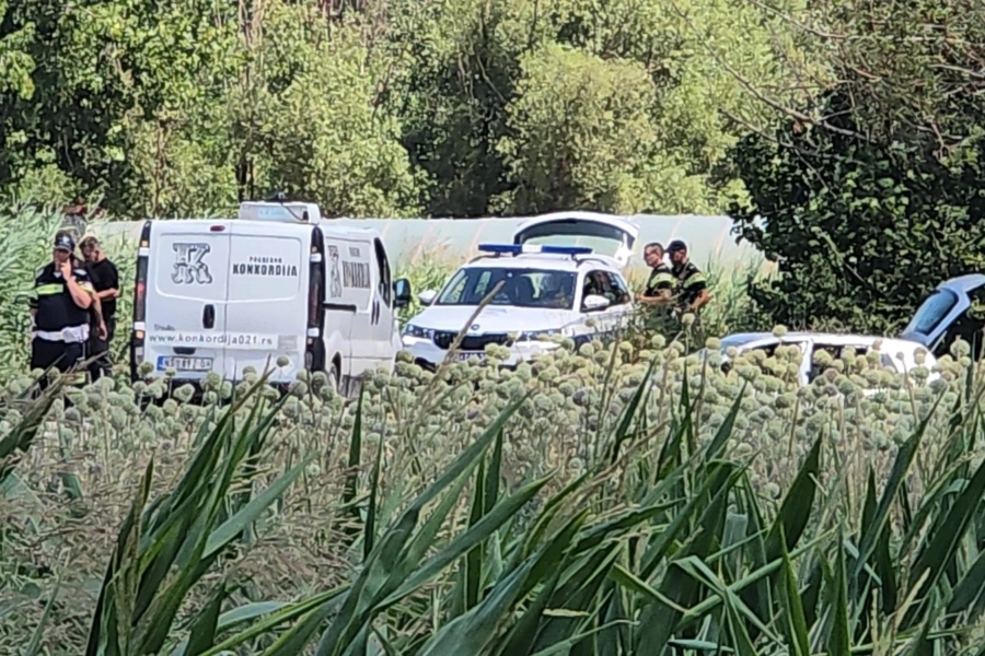 IDENTIFIKOVANE DVIJE ŽRTVE TEŠKE NESREĆE: Robert i Kristina stradali u kanalu smrti, auto jedva izvučen iz vode (FOTO)