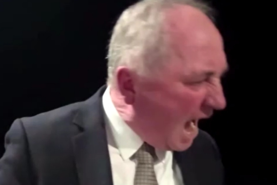 POZNATI POLITIČAR U PROGRAMU UŽIVO TOTALNO IZGUBIO ŽIVCE: 'Sjedi!' (VIDEO)