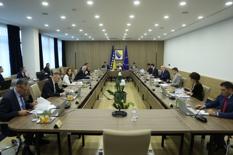 BURNA SJEDNICA U NAJAVI: Vijeće ministara BiH se sutra izjašnjava o gorućim pitanjima