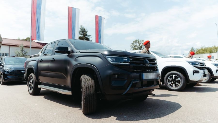 MUP RS JAČA SPECIJALCE I ŽANDARMERIJU: Nabavljena vozila ogromne vrijednosti (FOTO)