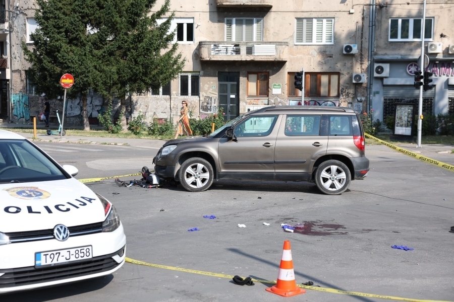 TRAGIČAN EPILOG TEŠKE NESREĆE U SARAJEVU: Mladić koji je povrijeđen u sudaru izgubio bitku za život