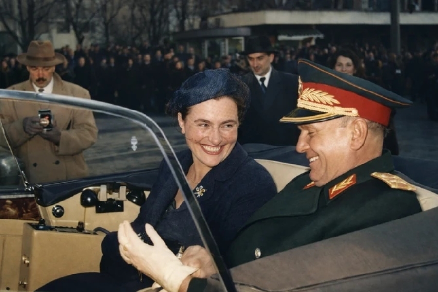 TITOVA MASERKA JE ZAPEČATILA JOVANKINU SUDBINU: Nakon skandala na Šri Lanci bila je PRVA DAMA SAMO NA PAPIRU, a Broz je više nikada nije gledao istim očima
