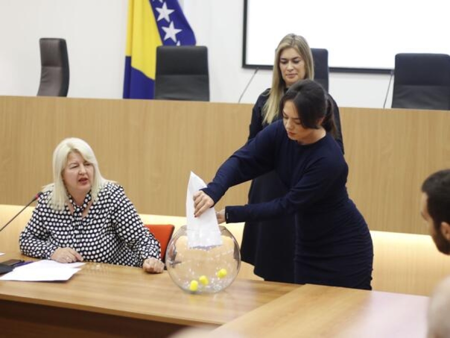 PLES KUGLICA U CIK-u: Žrijeb odlučuje ko će biti prvi na glasačkom listiću za Opće izbore 2026.
