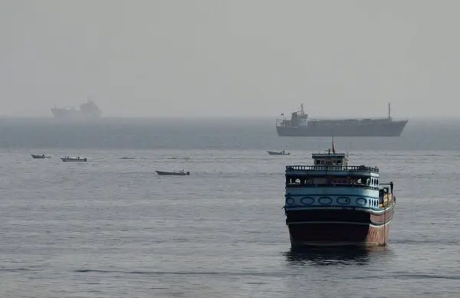 DRAMA U HORMUŠKOM MOREUZU: Dvije snažne eksplozije potresle tanker uz obalu Omana, pomorske službe na nogama!