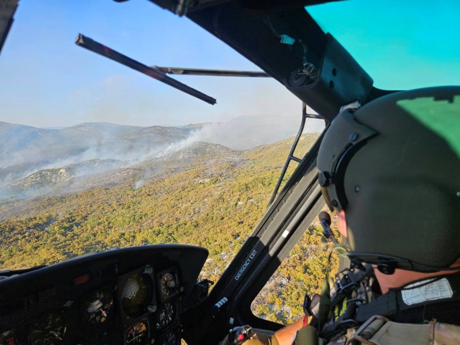 PAKAO KOD TREBINJA: Požar krenuo prema gradu, helikopteri OS BiH hitno reagovali
