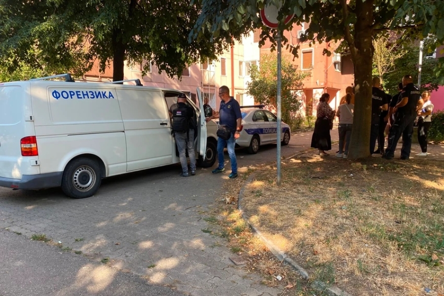 UBIO SESTRU MAČETOM, PA PREREZAO SEBI VRAT I UBADAO SE U STOMAK: Ovo su detalji zločina - tijela nađena u stanu