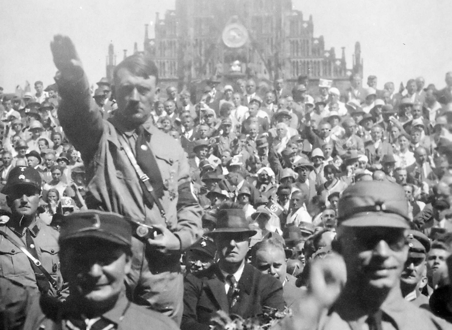 NAJVEĆA VOJNA VARKA U ISTORIJI: Hitler nasjeo na lažna pisma sa tijela mrtvaca, premjestio 18 divizija na Balkan