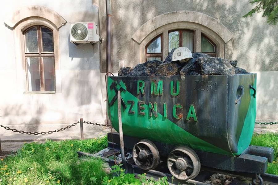IDU DO KRAJA: Zenički rudari još uvijek u jami, zdravstveno stanje...