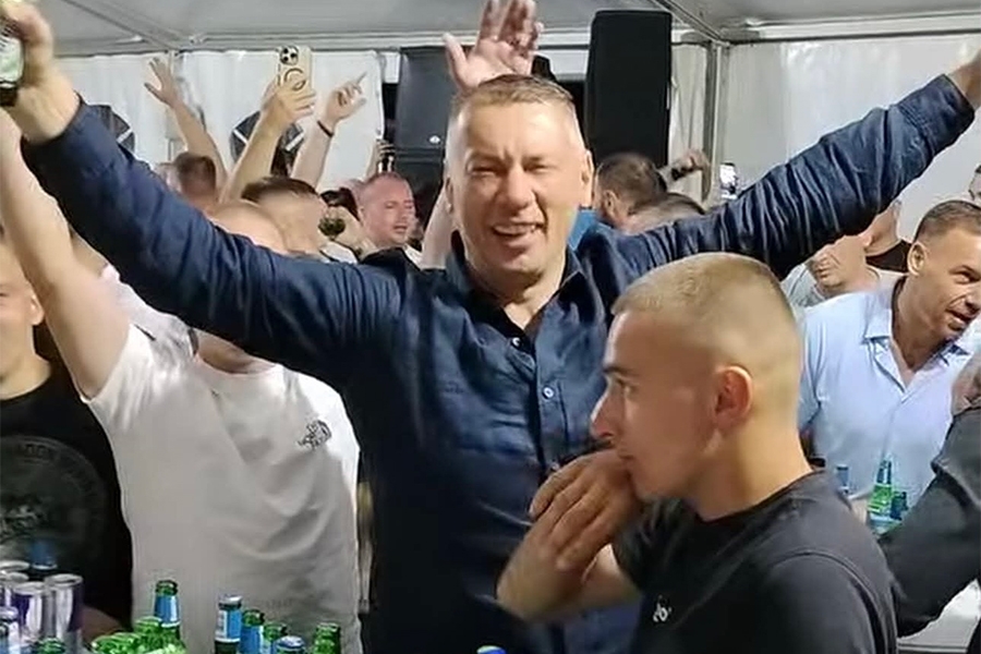 ZLO I NAOPAKO: Šokantni prizori iz Bratunca, Nenad Nešić u akciji na samo  500 metara od policijske stanice... | Slobodna Bosna