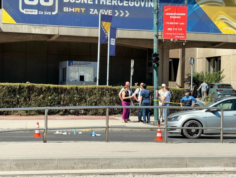 SAOBRAĆAJNA NESREĆA KOD RTV DOMA: Automobil udario pješaka