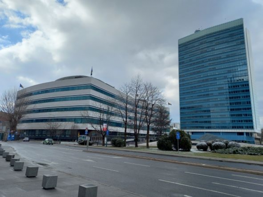POČELA ISPLATA NA RAČUNE: Više od 21 hiljade zaposlenih u institucijama BiH dobit će retroaktivnu razliku u osnovici za plate i uvećan regres