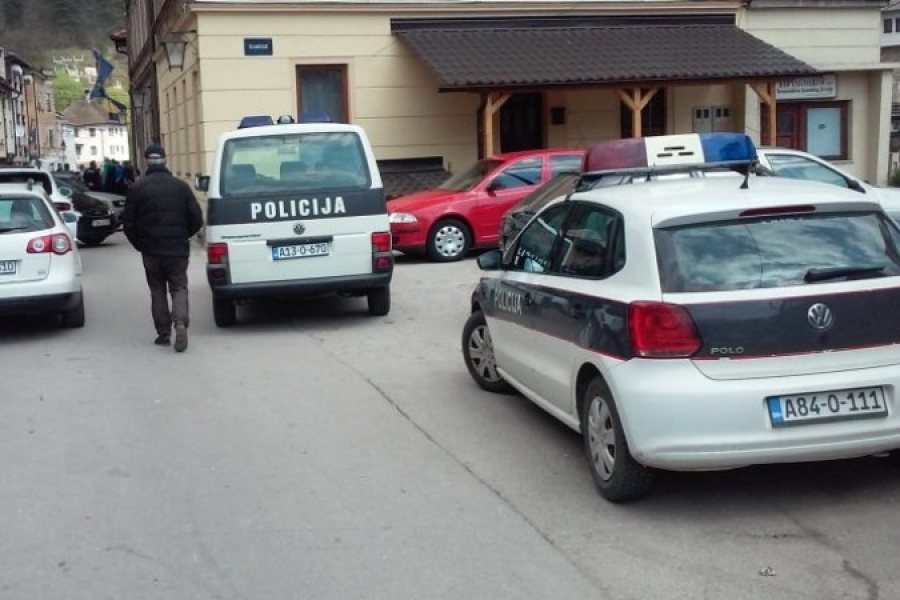 EKSPRESNA REAKCIJA POLICIJE U VITEZU: Uhapšen 46-godišnji muškarac zbog jezivih prijetnji na Facebooku