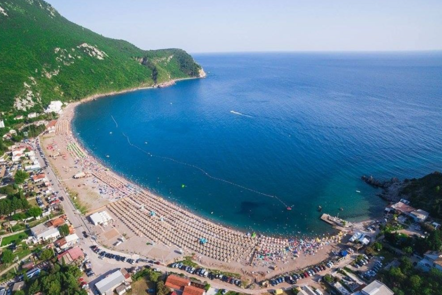 NOĆ U APARTMANU PO 35, A RUČAK ZA 5 EURA: Ovo ljetovalište na Jadranu postalo hit