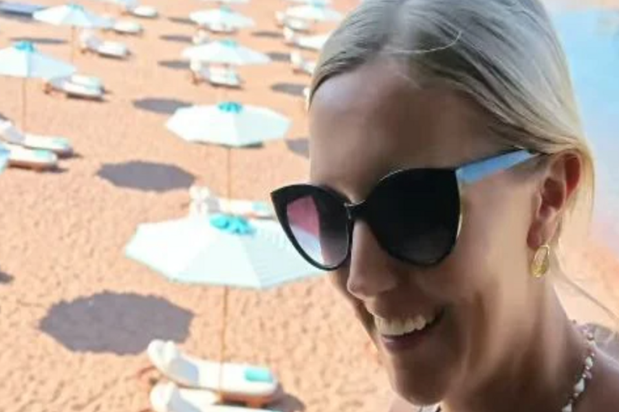 CRNA GORA PAPRENO SKUPA: Poznata influenserka htjela na plažu, pa zanijemila kada je vidjela cijenu ležaljki