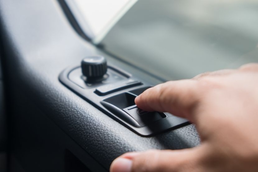 OVU SKRIVENU FUNKCIJU IMA MNOGO AUTOMOBILA: Ljeti je zlata vrijedna, a mnogi za nju ni ne znaju