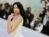 HIT SNIMKA IZ PRIŠTINE: Dua Lipa u 4 i po ujutro jela pljeskavice i poručila - 'Je*beš avokado tost, ovo je Balkan stil' (VIDEO)