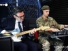 BRITANSKI PREMIJER ZAPJEVAO U KIJEVU: Gitarom i pjesmom poslao poruku Moskvi