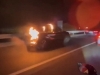 DRAMATIČAN PRIZOR IZ OMIŠA:  Vozač bježi u zapaljenom autu (VIDEO)