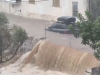 GROM UDARIO ŽENU U AUTOMOBILU, NA ULICAMA VODOPADI, TURISTI ZAROBLJENI: Strahovito nevrijeme pogodilo Grčku, dramatični snimci šire se društvenim mrežama (VIDEO)