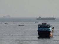 DRAMA U HORMUŠKOM MOREUZU: Dve snažne eksplozije potresle tanker uz obalu Omana, pomorske službe na nogama!
