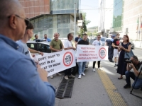 PREVOZNICI STIGLI ISPRED ZGRADE DELEGACIJE EU: Zatražili ukidanje šengenskih ograničenja