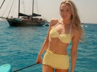 TIFFANY TRUMP POKAZALA FIGURU U MINIJATURNOM BIKINIJU: Objavila fotografije s luksuznog odmora u Španiji (FOTO)