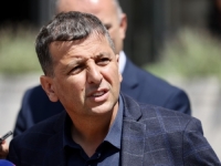 VUKANOVIĆ U NEVJERICI: 'Izgubili smo 300 miliona samo u nekoliko arbitraža, zadužili se za tri milijarde, a pogledajte šta danas radi vlada...'