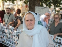 POTRESNE PORUKE S TRGA SLOBODE U TUZLI: Srebreničke majke održale mirni protest i poručile - 'Hoćemo pravdu i kažnjavanje negatora genocida'