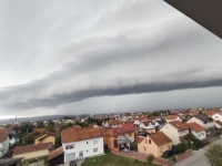 NEVRIJEME ZAHVATILO PRIJEDOR: Primijećen i fenomen 'shelf' oblaka (VIDEO)