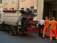 MISLILA DA NIJE DOBILA NIŠTA, PA BACILA JACKPOT: Milion eura spašeno iz rasparane vreće