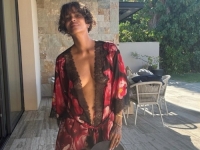 HALLE BERRY PROVOKATIVNIM FOTKAMA PROSLAVILA ROĐENDAN: 'Baš me briga za tuđa mišljenja'