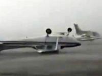 NEZAPAMĆENA OLUJA PREVRTALA AVIONE PO PISTI: Vjetar od 120 km/h opustošio aerodrom - dramatičan snimak nevremena (VIDEO)