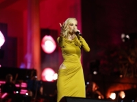 JELENA ROZGA PROSLAVILA 49. ROĐENDAN: Objavljena fotografija stara 30 godina, ovako je izgledala na početku karijere (FOTO)