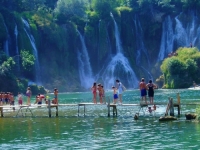 'HERCEGOVAČKE PLITIVICE': Susjedi očarani nestvarno lijepim kupalištem u BiH u blizini granice s Hrvatskom