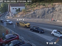GUŽVE NA GRANICAMA I RADOVI NA CESTAMA: Vikend donosi kolone prema moru, na ovim dionicama saobraćaj je obustavljen ili usporen