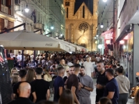 FESTIVALSKA GROZNICA TRESE GRAD: Ulice, kafići i klubovi puni gostiju koji su stigli iz cijelog svijeta (FOTO)