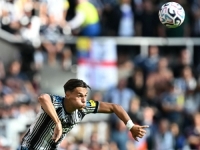 'KAPA DOLJE': Amar Dedić odigrao svih 90 minuta protiv Liverpoola i oduševio trenera Newcastlea