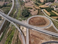 VOZAČI DOBILI NOVE KILOMETRE AUTOPUTA: Pogledajte kako izgleda nova dionica Koridora 5C (VIDEO)