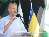 BAKIR IZETBEGOVIĆ U NEVJERICI: 'Naš položaj u svijetu je nikakav, ne sjedimo za pregovaračkim stolom. Mi smo na stolu, kao pacijent...'