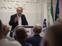 IZETBEGOVIĆ OŠTRO IZ JAJCA: 'BiH je danas u najtežoj situaciji od Daytona, Dodik je amnestiran, a Trojka mu je prva pružila ruku spasa'